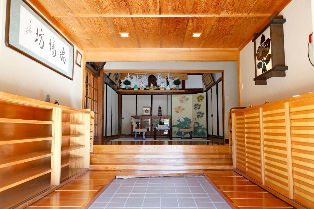 宿坊 端場坊｜Temple Hotel Habanobo Minobu Exteriör bild
